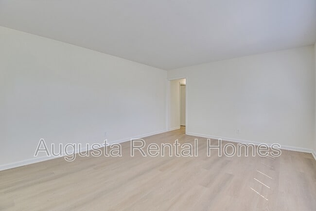 Building Photo - 2618 Providence Ct