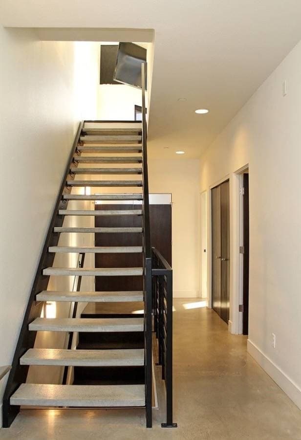 Building Photo - 4644 S Kelly Ave