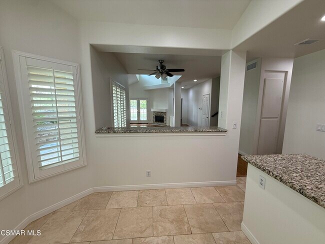 Building Photo - 5615 Roundtree Pl