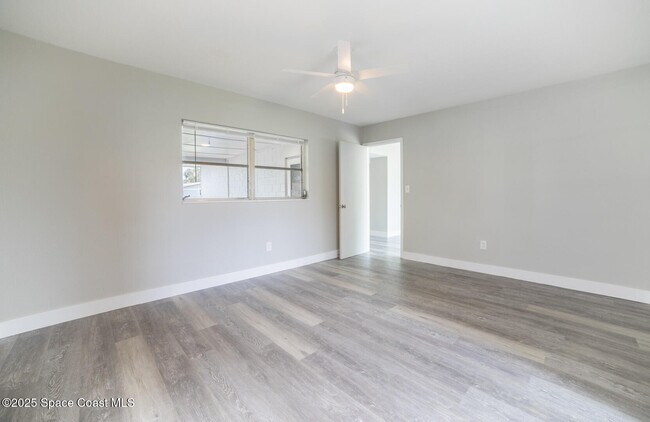 Building Photo - 1131 Linda Ave