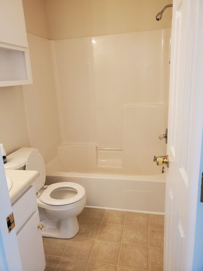 Building Photo - Dunwoody Subdivision!  Close to Ft. Novose...