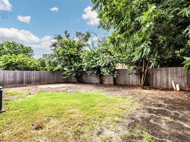 Building Photo - 14205 Vandever St