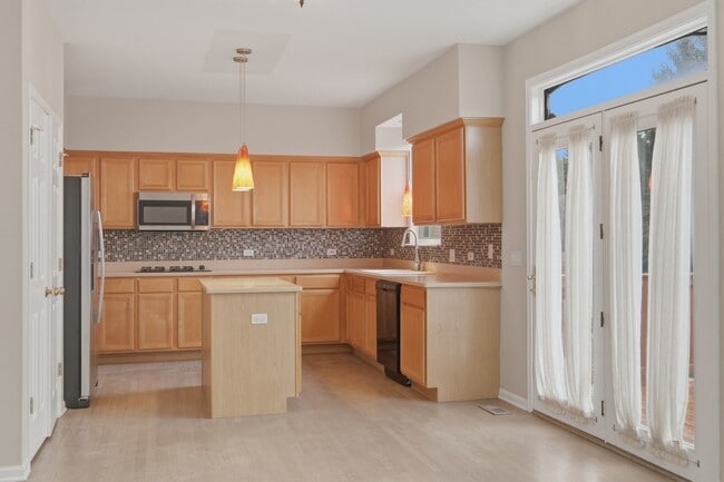 Building Photo - 4225 Henry Way