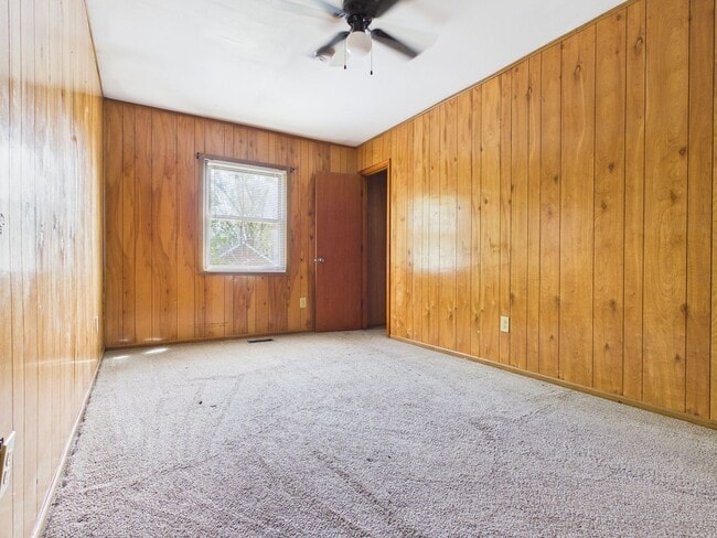 Building Photo - 711 W 3rd Ave