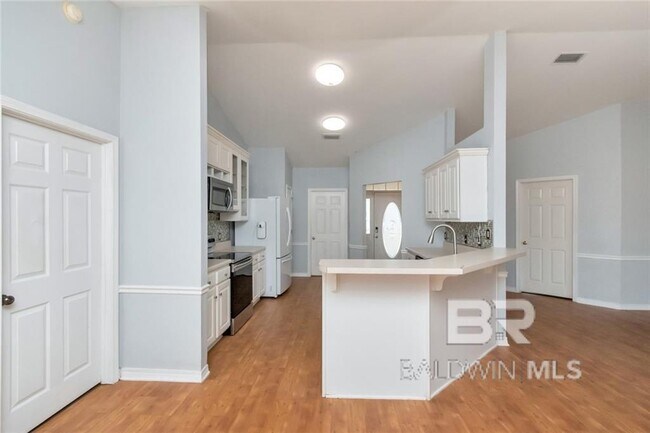 Building Photo - 30894 Pinyon Dr