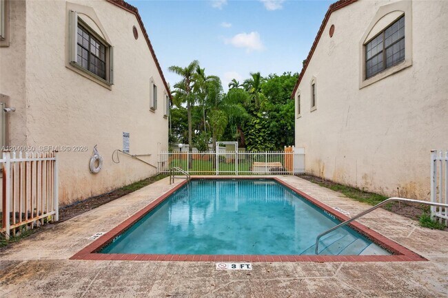 Building Photo - 2830 Coral Springs Dr