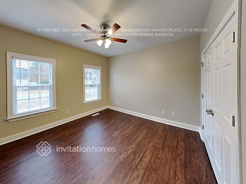 Building Photo - 239 Celestial Dr