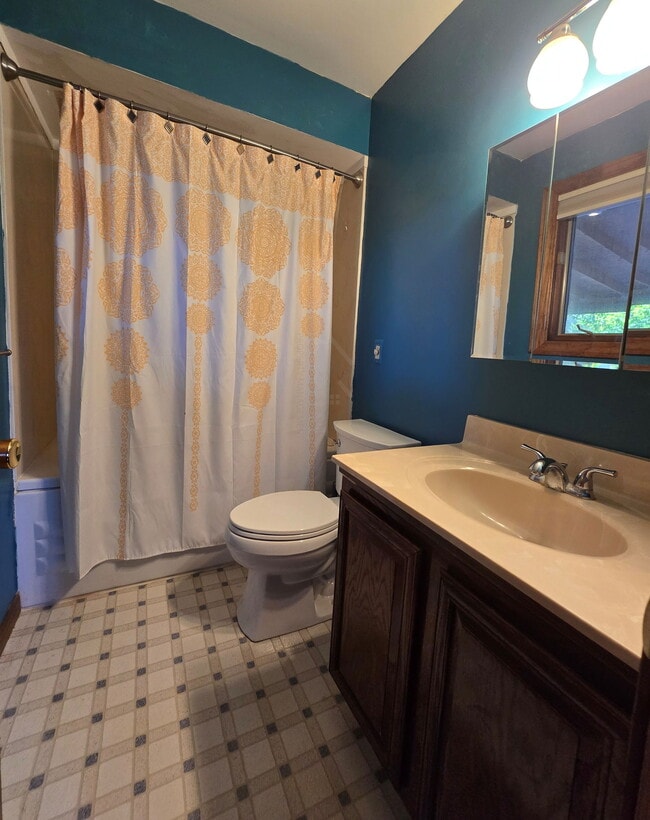 Building Photo - 1855 Luneta Ct