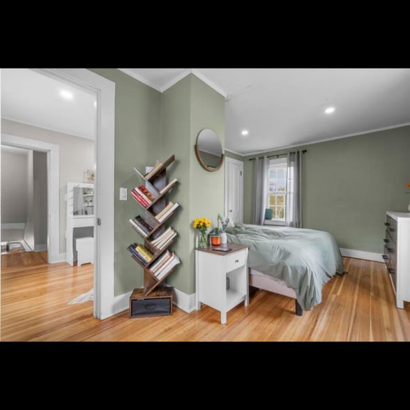 Building Photo - 15 Hackmatack St