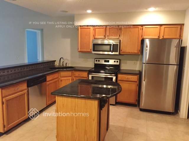Building Photo - 10323 Ashley Oaks Dr