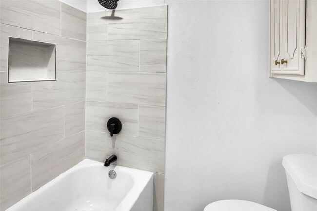 Building Photo - 108 Woodland Rd