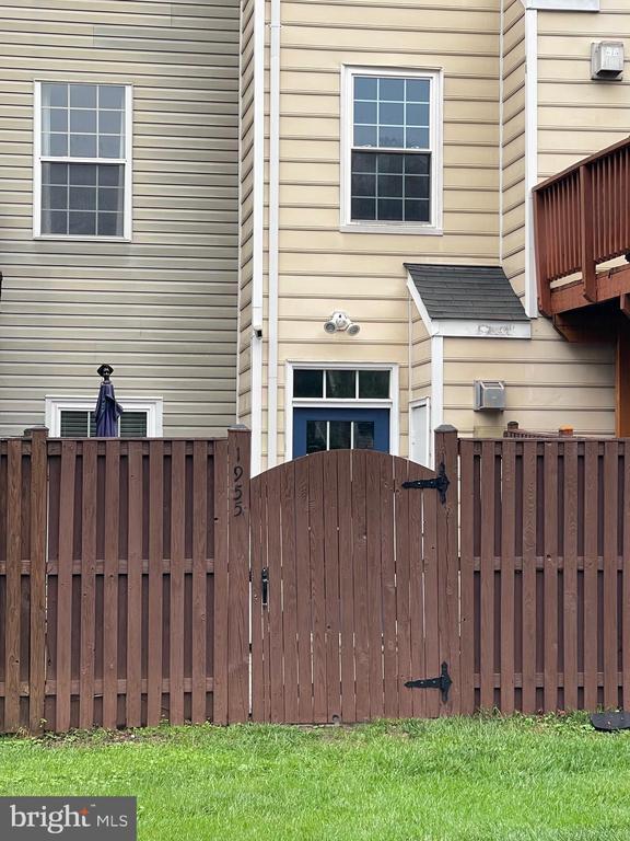 Building Photo - 1955 Pawlet Dr