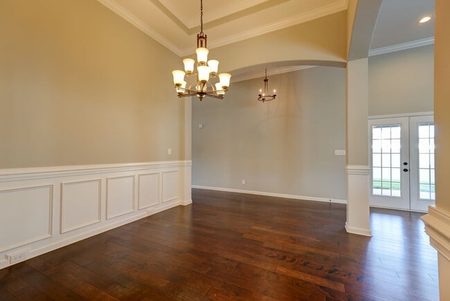 Building Photo - 1008 Meadowview Ln