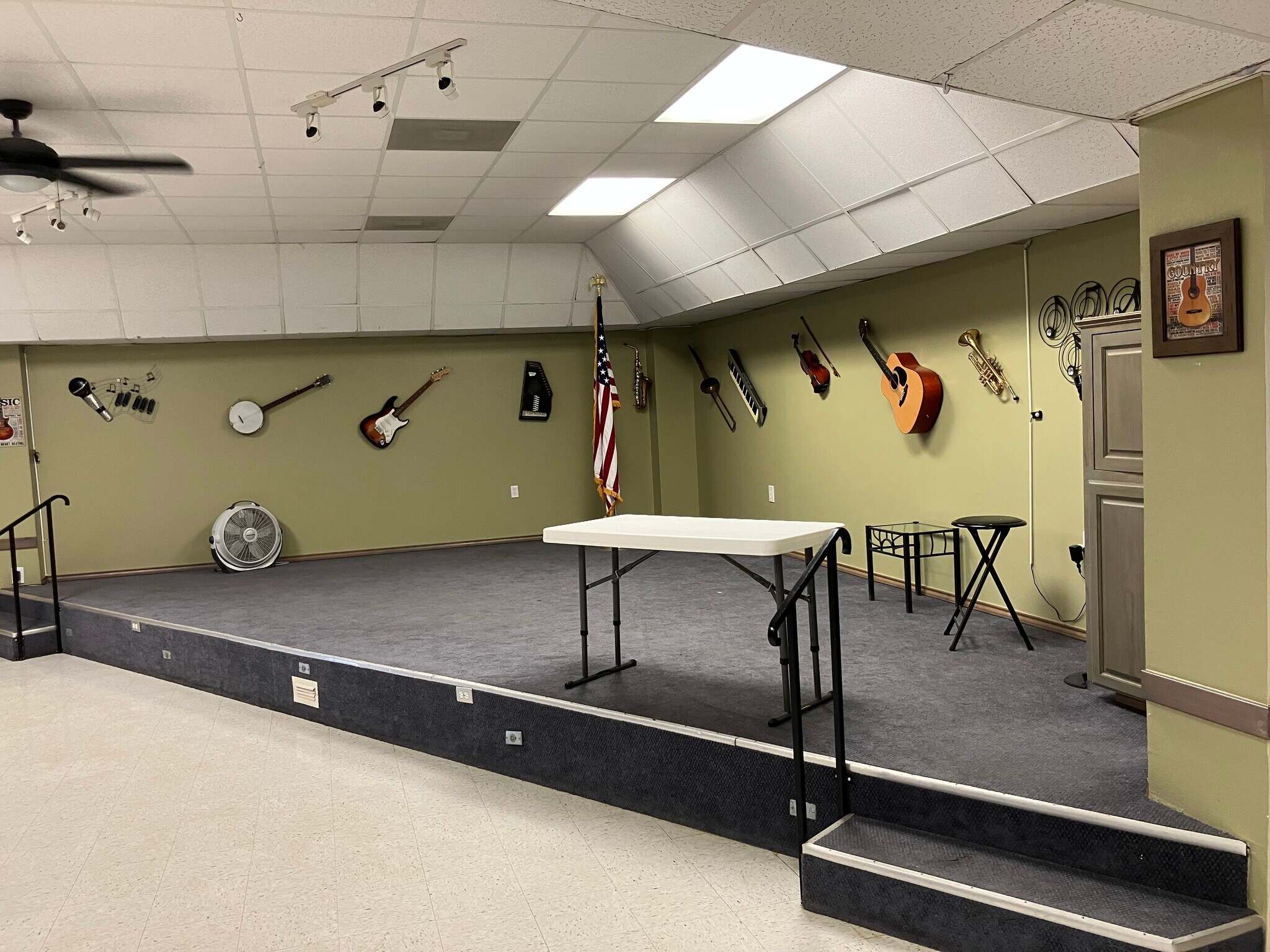 Stage - 2107 Double Eagle Dr