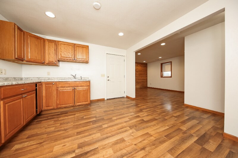 Building Photo - 808 S Grange Ave