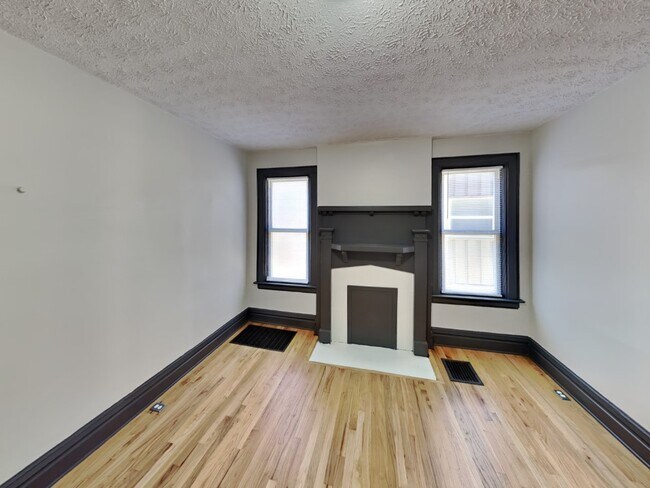 Building Photo - 289-291 E 14th Ave-289