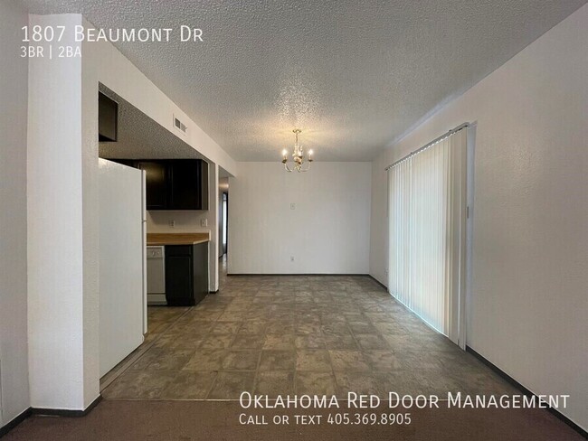 Building Photo - 1807 Beaumont Dr