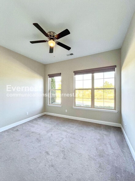 Building Photo - 2067 Inland Dr