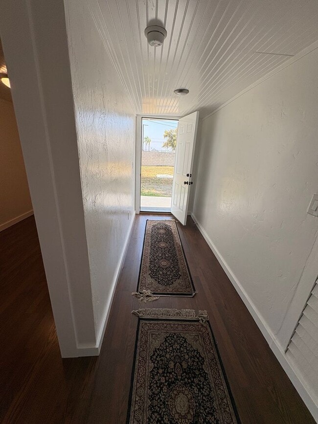 Building Photo - Gorgeous 4 bedroom with HUGE Lot in Colton...