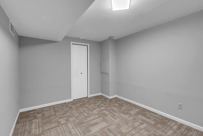 Building Photo - Updated 4 Bedroom 3 bathroom in Derby, KS