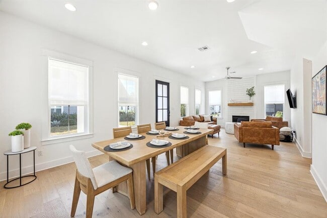 Building Photo - 1034 Grant Wood Ave