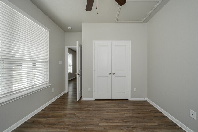 Building Photo - Live, love, and grow in this charming townhome!