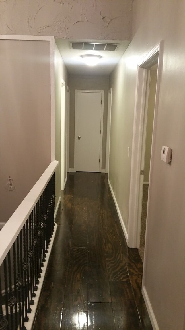 Building Photo - 135 E Ritter St