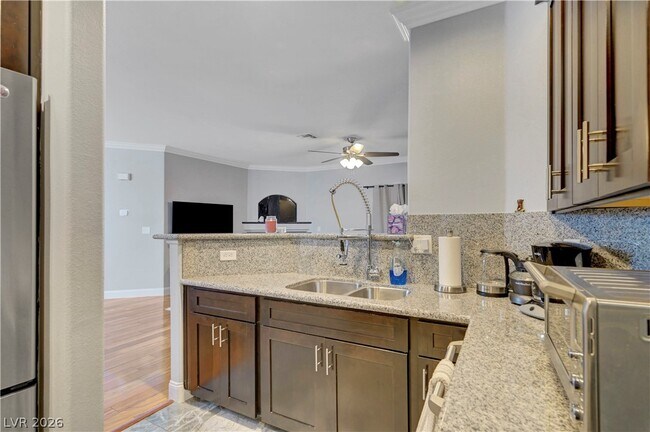 Building Photo - 2050 W Warm Springs Rd