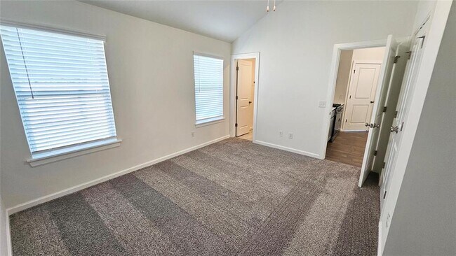 Building Photo - 2933 NW 196th Pl