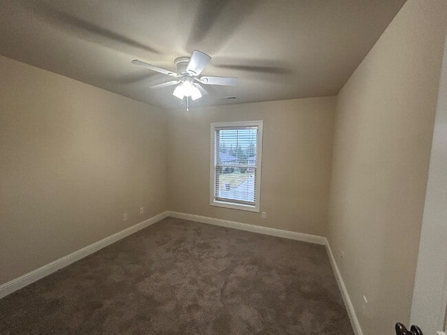 Building Photo - 3-Bedroom 2.5 Bathroom with Walk In Closets and 2-Car Garage For Rent