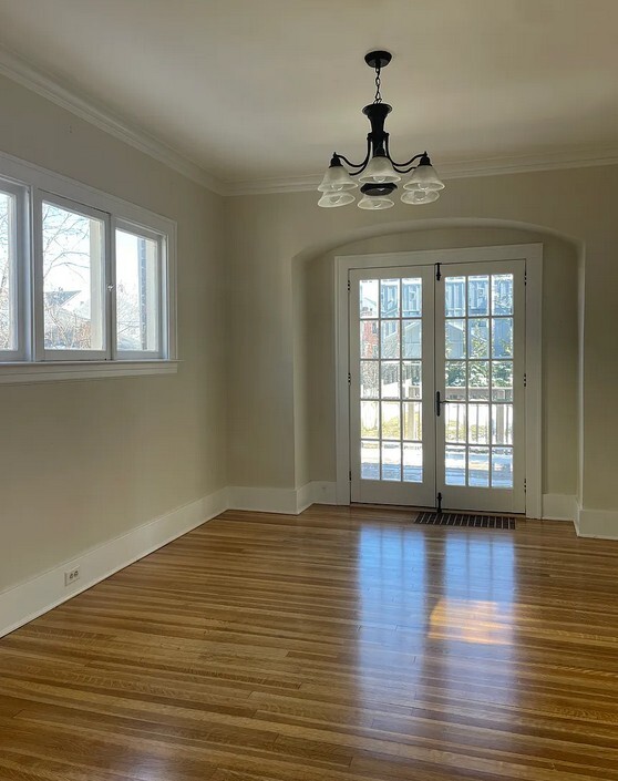 Building Photo - 704 Lovett Ave SE