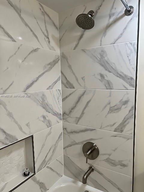 Building Photo - 2811 N Oakland Forest Dr