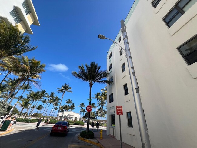 Building Photo - 1390 Ocean Dr