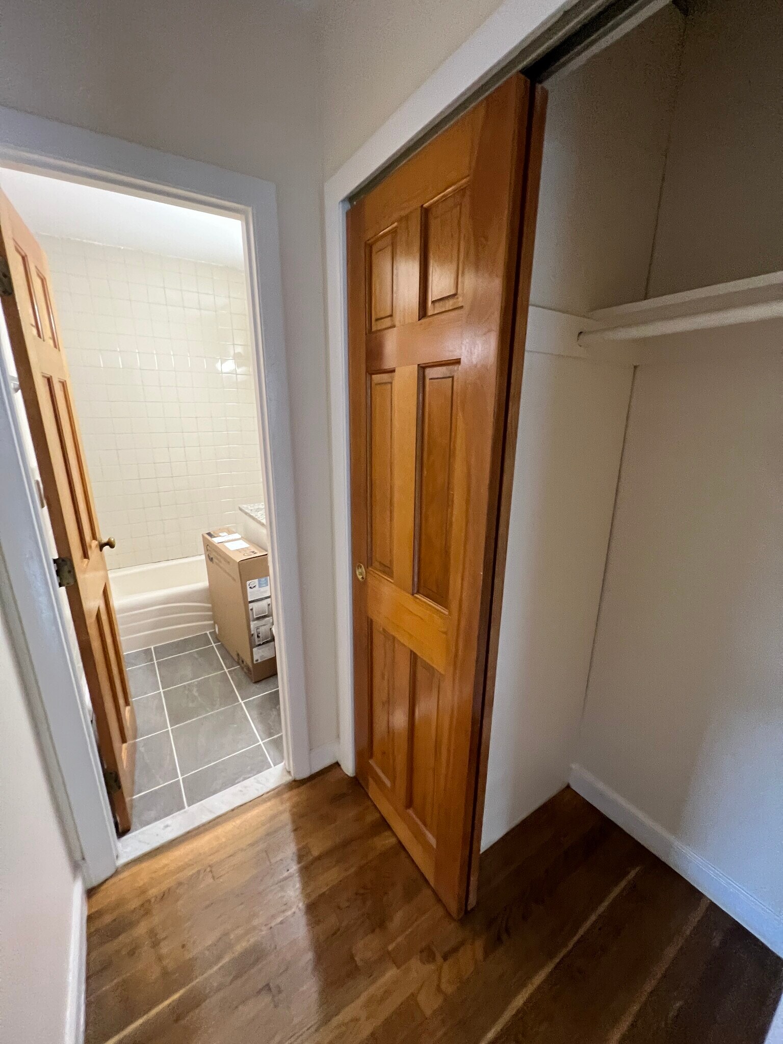 Building Photo - 288 Grove St