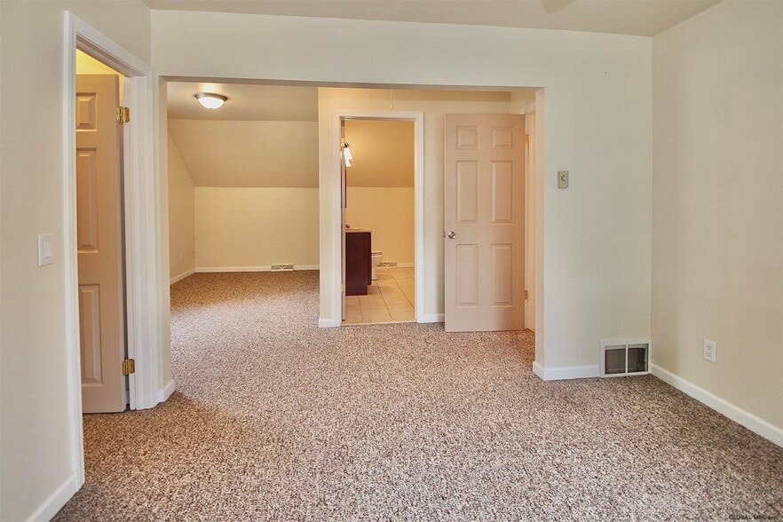 Building Photo - 7988 Mariaville Rd