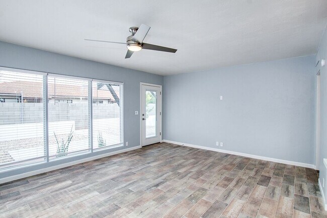 Building Photo - San Juan Duplex
