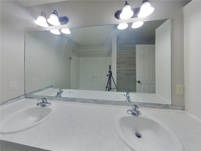 Building Photo - 7326 Lander Ave NE