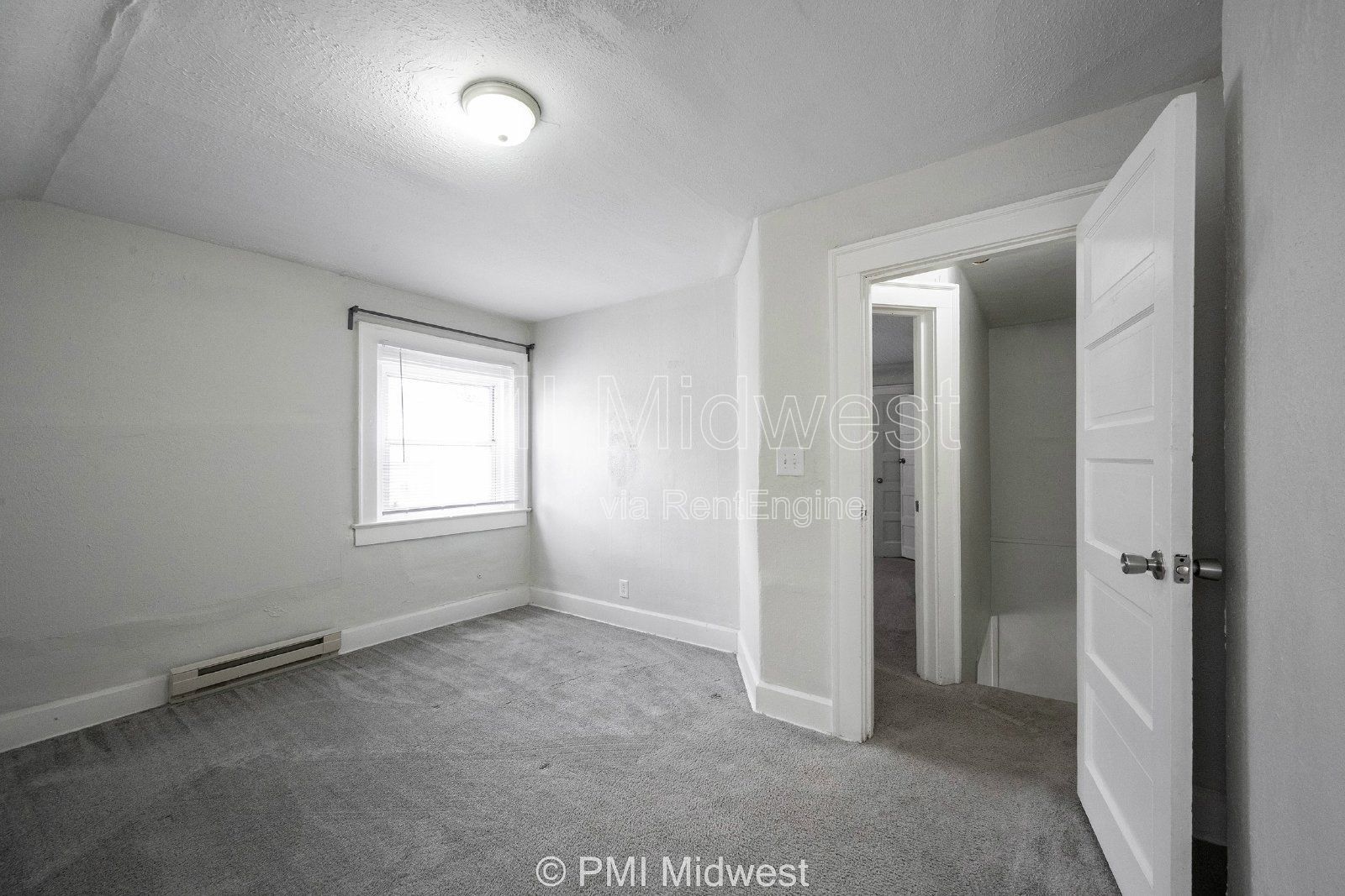 Building Photo - 944 E Minnesota St