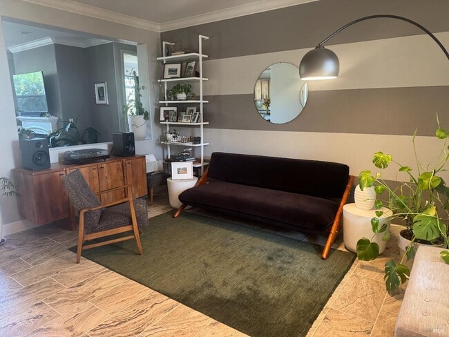 Building Photo - 261 Joyce Dr