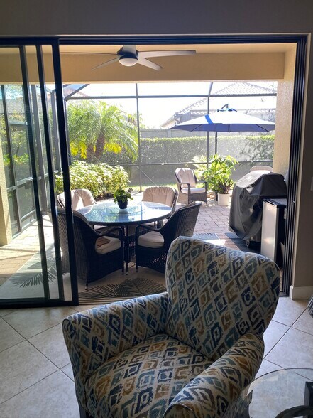 Triple sliding doors - 8344 Lucello Ter N