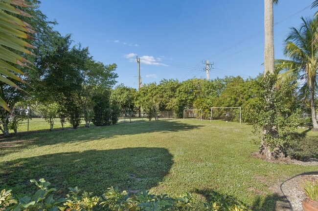 Building Photo - 4971 Ataman St