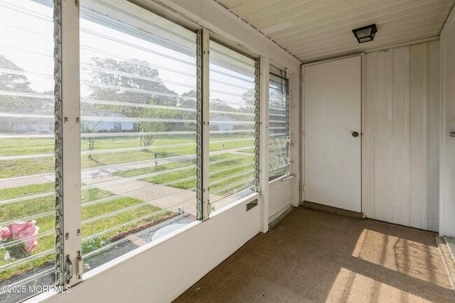 Building Photo - 873A Balmoral Ct