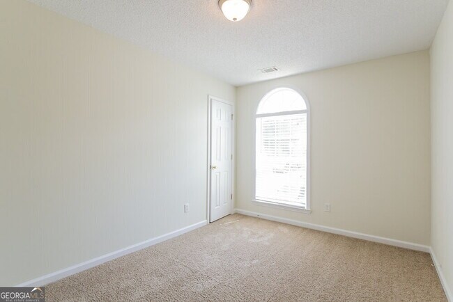 Building Photo - 516 Gristmill Ln