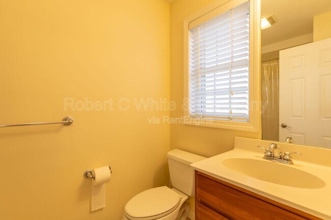 Building Photo - 330 Crystal Ave