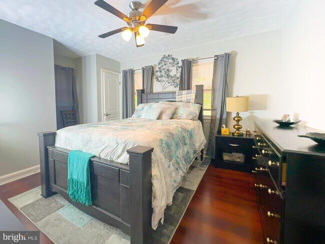 Building Photo - 532 Foxhall Pl SE