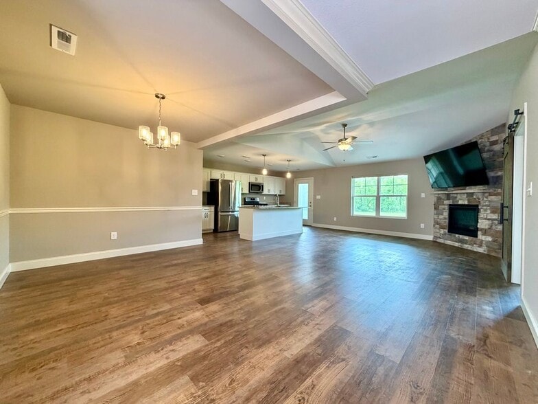 Building Photo - 728 Snowflower Cir