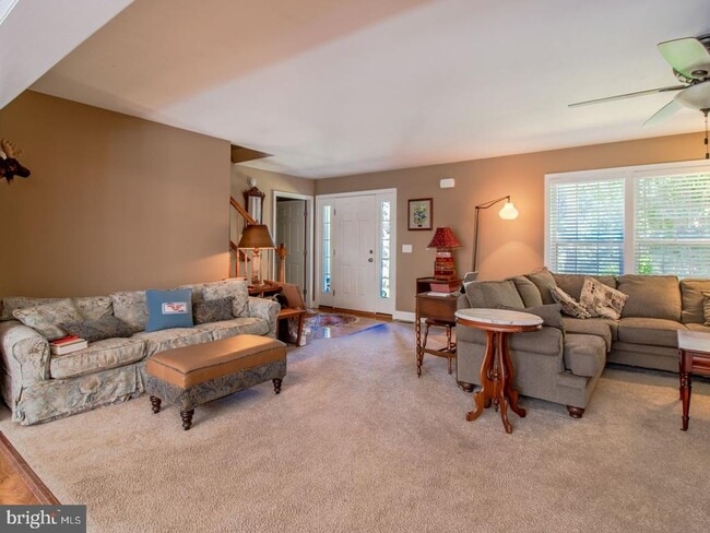 Building Photo - 21650 Beauchamp Ln