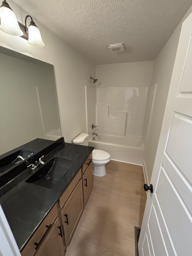 Building Photo - 921 Alberta Dr