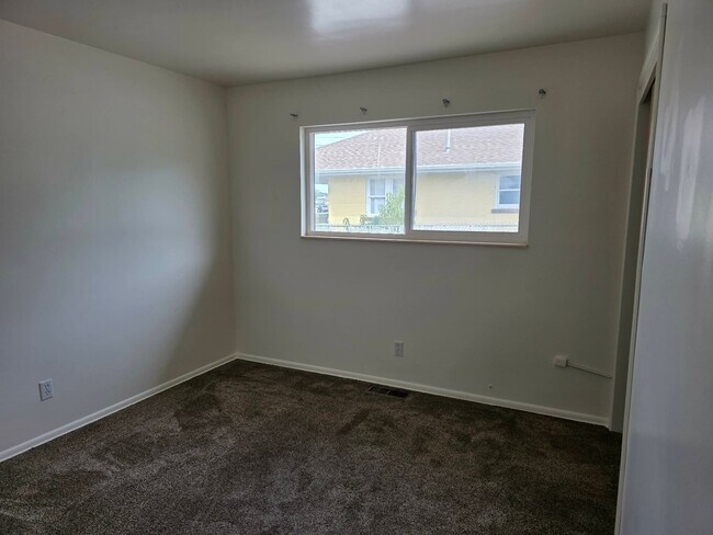 Building Photo - 132 N 100 E