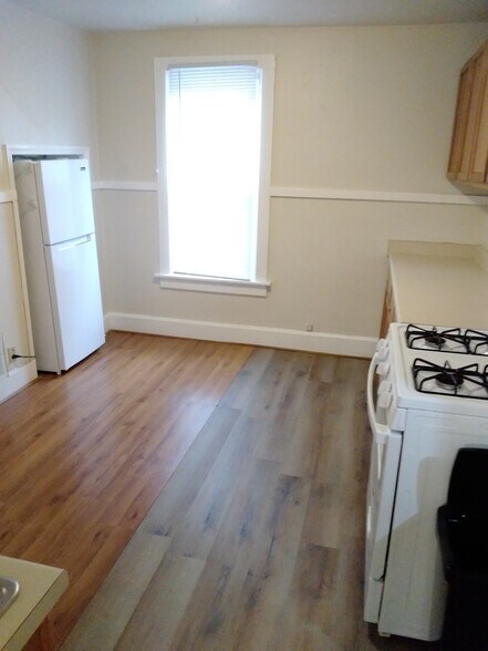 Building Photo - 1822 N Main St